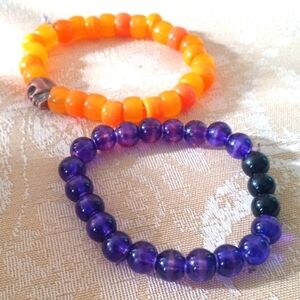 Me and my grandma are selling braclets